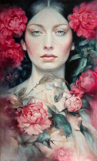 Surrealistyczny portret kobiety otoczonej różami, z modliszkami w tle, w magicznej stylistyce realizmu magicznego, 2025 rok.